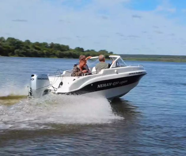 Стеклопластиковый катер Neman-450 Open в Екатеринбурге