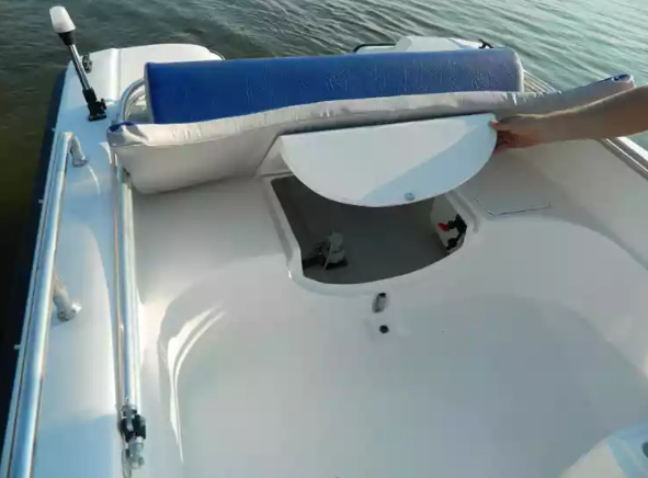 Стеклопластиковый катер Wyatboat-430 M (тримаран) в Екатеринбурге