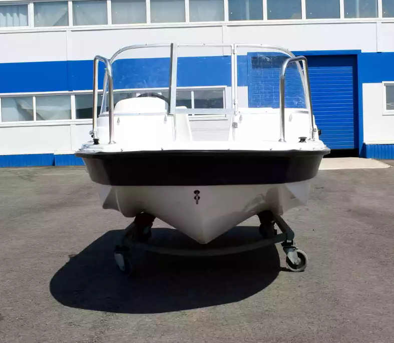 Стеклопластиковый катер Wyatboat-430 DC (тримаран) в Екатеринбурге