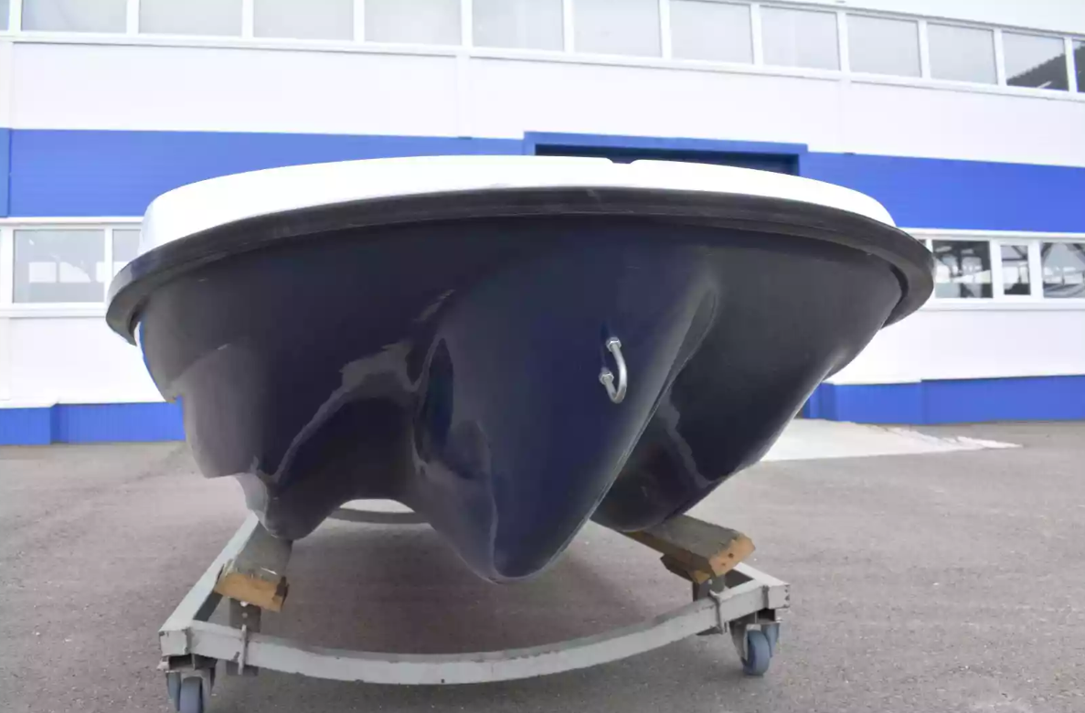 Стеклопластиковая лодка Пингвин New (тримаран) в Екатеринбурге