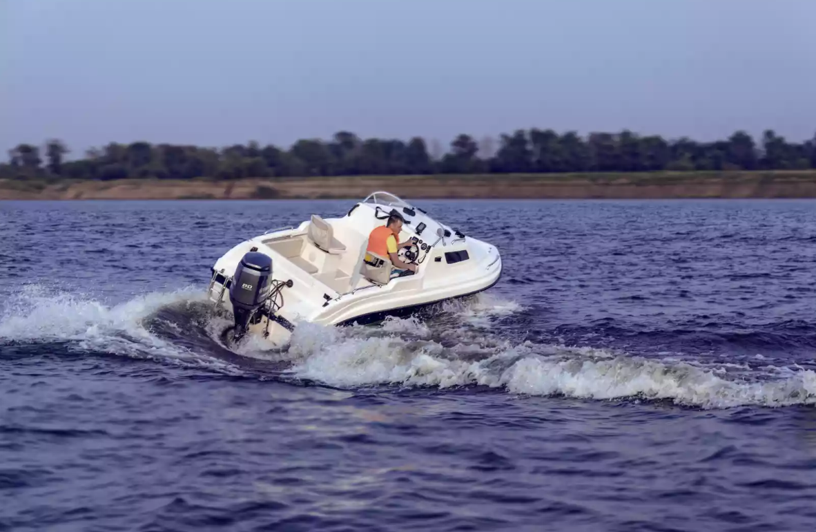 Стеклопластиковый катер Neman-500 в Екатеринбурге