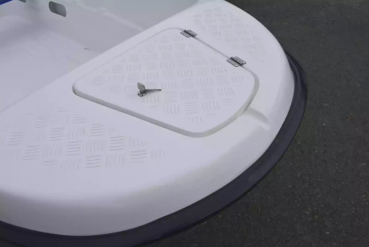 Стеклопластиковая лодка Пингвин New (тримаран) в Екатеринбурге