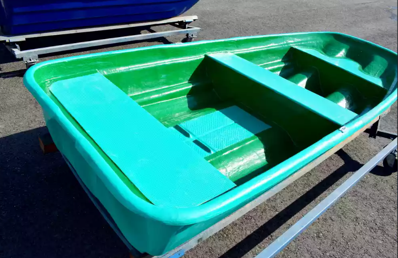 Стеклопластиковая лодка Старт (тримаран) в Екатеринбурге