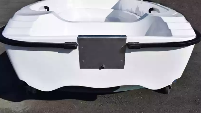 Стеклопластиковая лодка Пингвин (тримаран) в Екатеринбурге