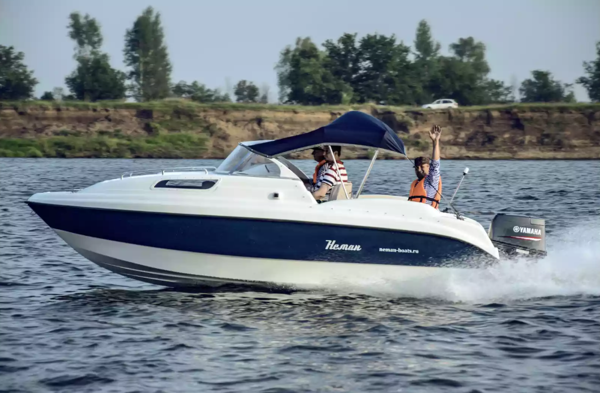 Стеклопластиковый катер Neman-550 с каютой в Екатеринбурге