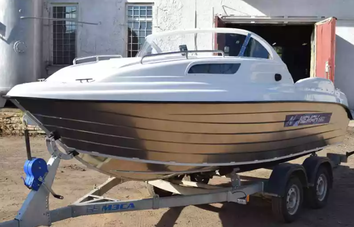 Комбинированный катер Neman-550 с каютой в Екатеринбурге