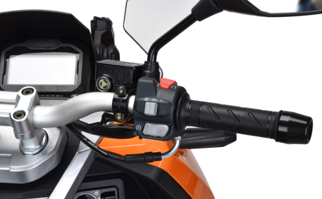 Скутер MOTOLAND (МОТОЛЕНД) T-MAX 150 в Екатеринбурге