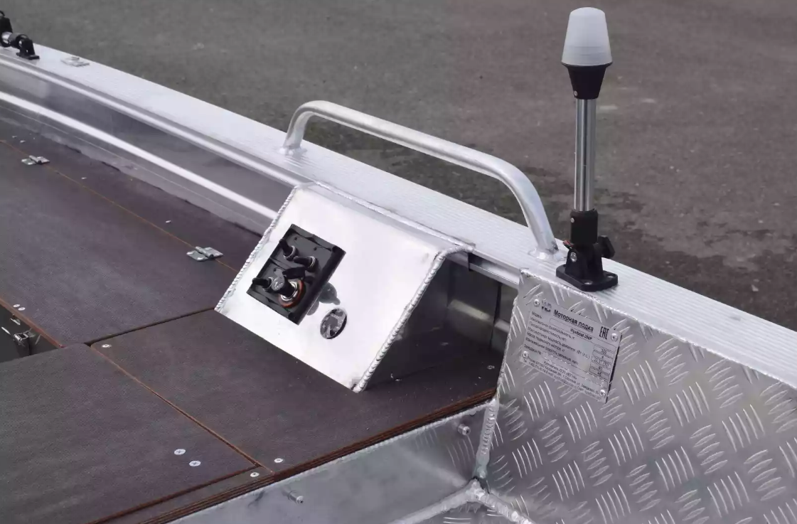 Алюминиевая лодка Wyatboat-390РМ в Екатеринбурге