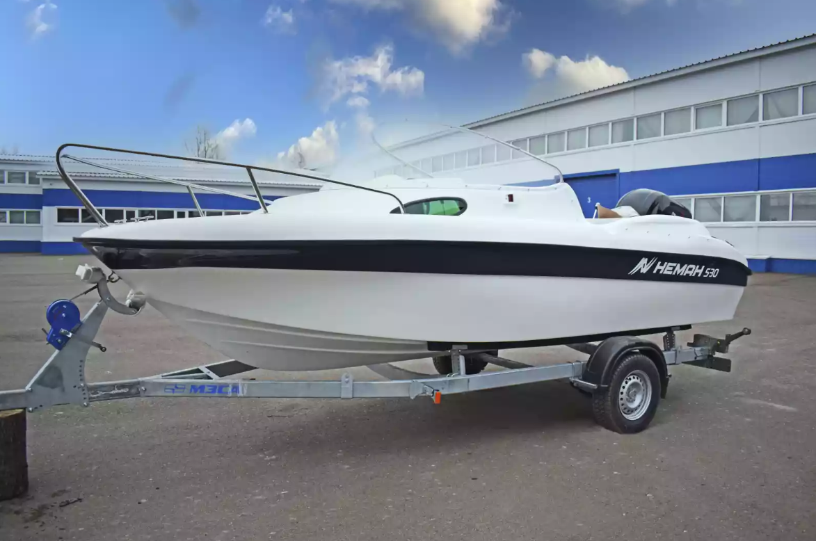 Стеклопластиковый катер Neman-530 с каютой в Екатеринбурге