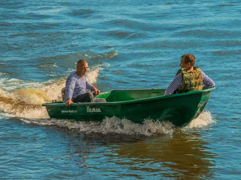Стеклопластиковая лодка Neman-340 (тримаран) в Екатеринбурге