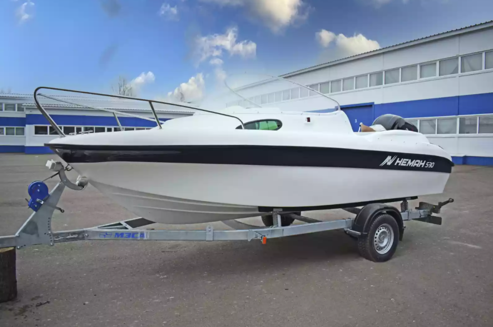 Стеклопластиковый катер Neman-530 с каютой в Екатеринбурге