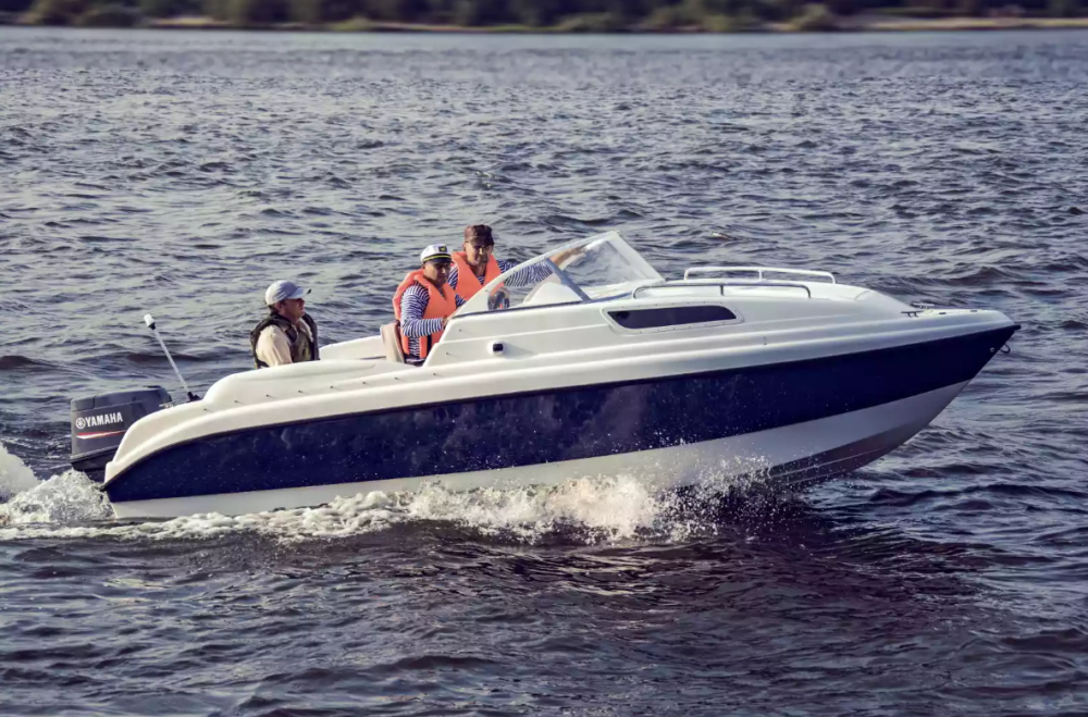 Стеклопластиковый катер Neman-550 с каютой в Екатеринбурге