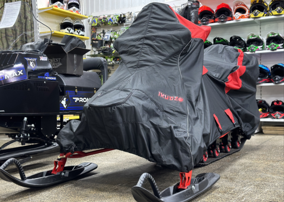 Чехол транспорт. снегохода IKUDZO HUNTER черно-красный Оксфорд ПРЕМИУМ качества с лого IKUDZO в Екатеринбурге