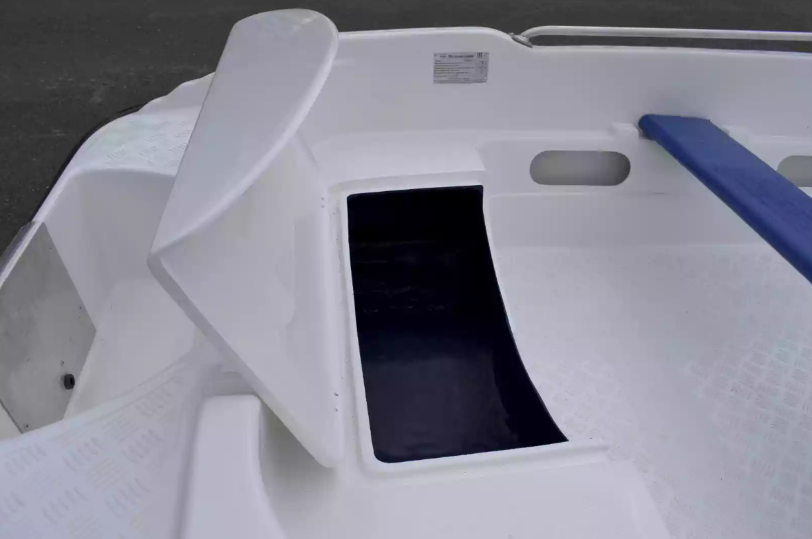 Стеклопластиковая лодка Пингвин New (тримаран) в Екатеринбурге