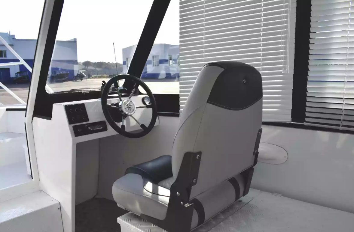 Алюминиевый катер Wyatboat-660 Cabin в Екатеринбурге