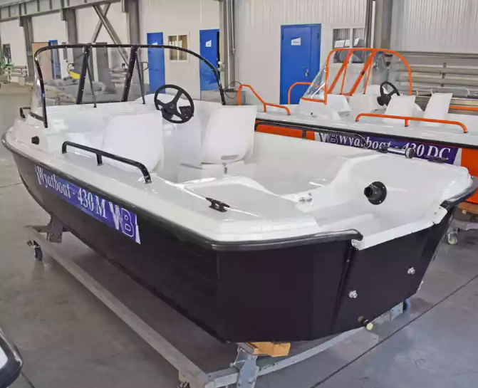 Комбинированный катер Wyatboat-430 M в Екатеринбурге