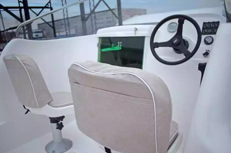 Стеклопластиковый катер Neman-530 с каютой в Екатеринбурге