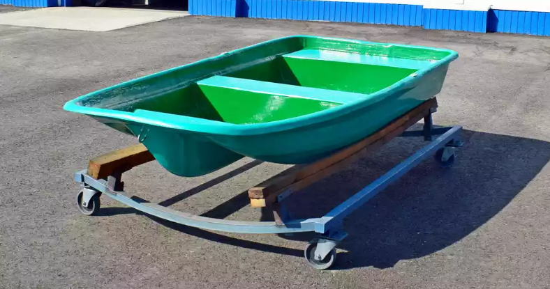 Стеклопластиковая лодка Старт (тримаран) в Екатеринбурге