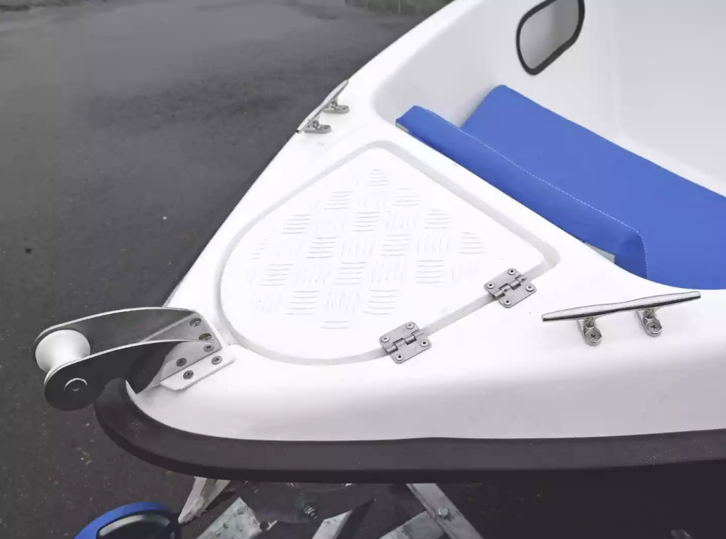 Стеклопластиковый катер Wyatboat-430DCМ (килевая) в Екатеринбурге