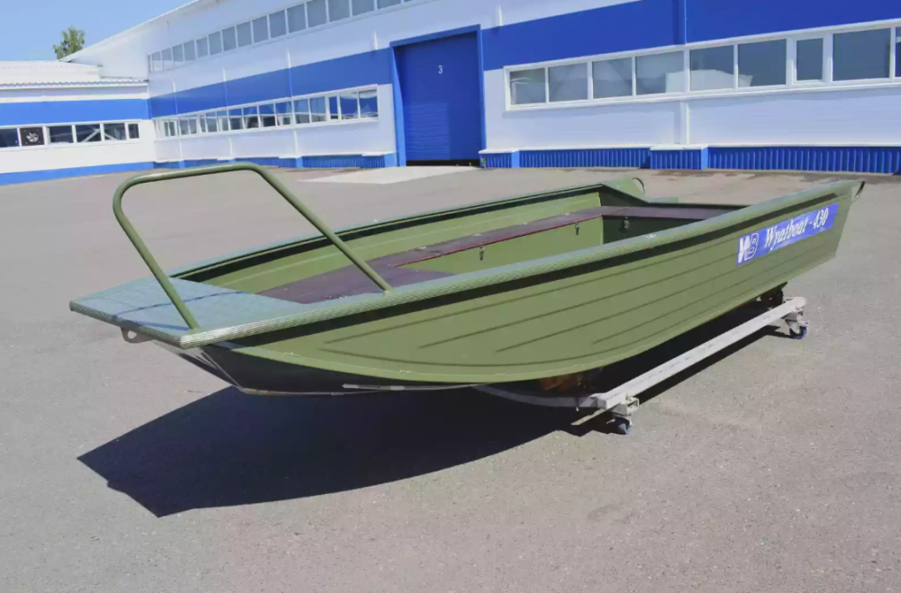 Алюминиевая лодка  Wyatboat-430 Master Fish в Екатеринбурге