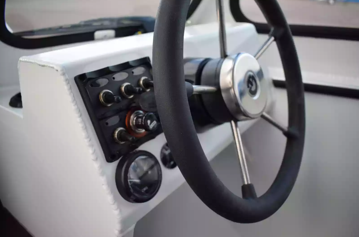 Алюминиевый катер Неман-500 (закрытая рубка) в Екатеринбурге