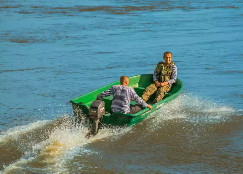 Стеклопластиковая лодка Neman-340 (тримаран) в Екатеринбурге