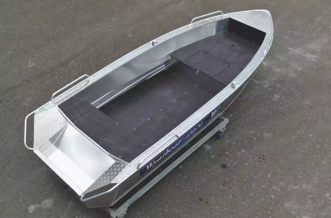 Алюминиевая лодка  Wyatboat-430М FISH в Екатеринбурге