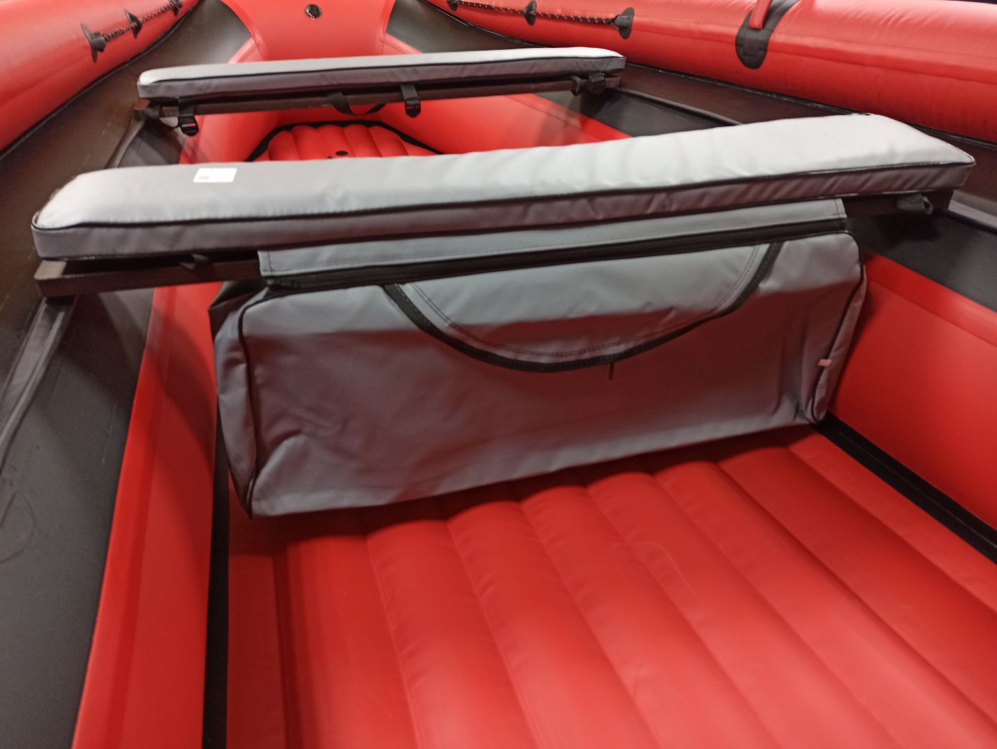 КОМПЛЕКТ МЯГКИХ НАКЛАДОК С СУМКОЙ ДЛЯ ЛОДОК 90Х20 СЕРЫЙ в Екатеринбурге