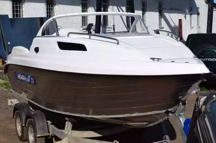 Комбинированный катер Neman-550 с каютой в Екатеринбурге