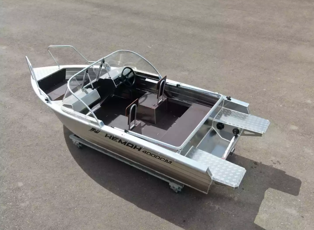 Алюминиевая лодка  Неман-400 DCM NEW в Екатеринбурге