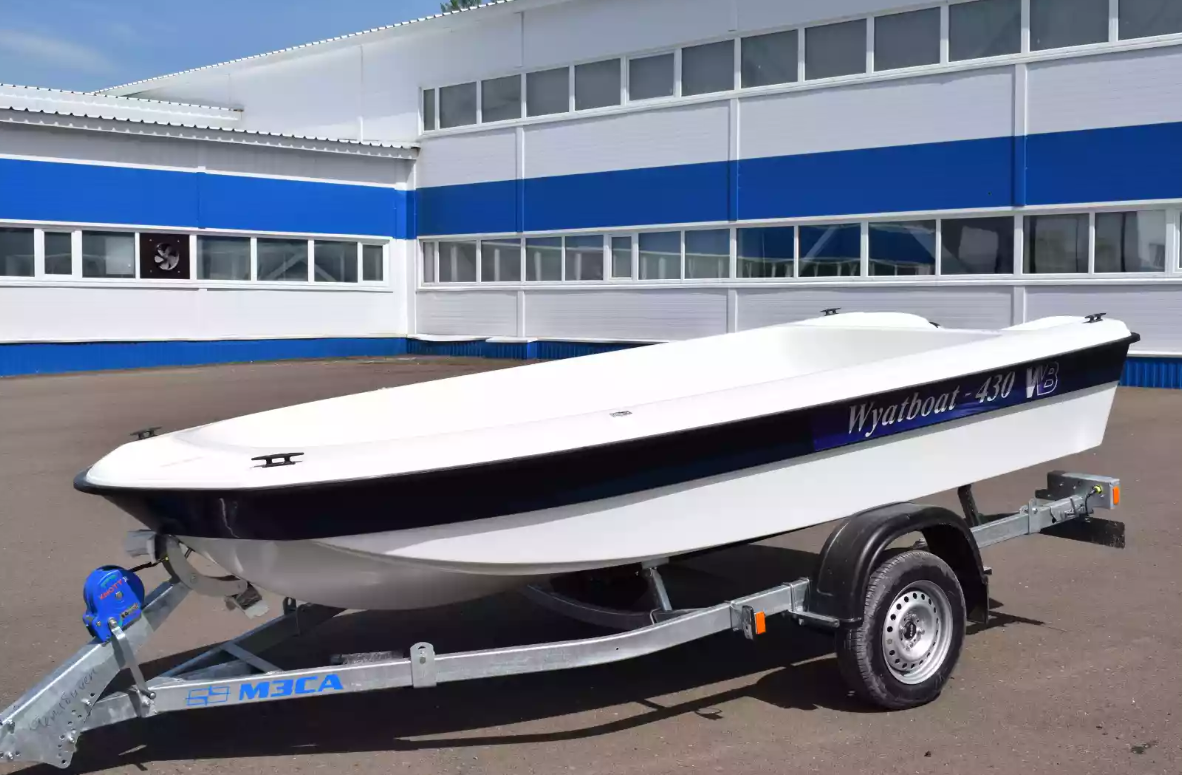 Стеклопластиковая лодка Wyatboat 430 тримаран в Екатеринбурге