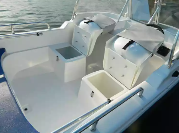 Стеклопластиковый катер Wyatboat-430 M (тримаран) в Екатеринбурге