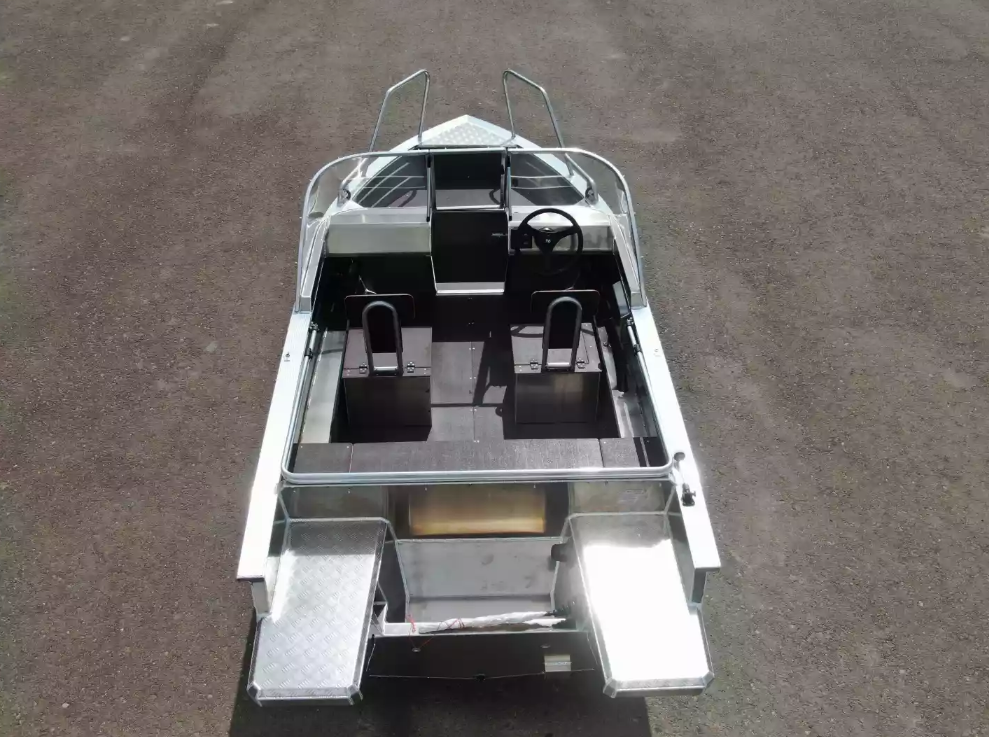 Алюминиевая лодка  Неман-400 DCM NEW в Екатеринбурге