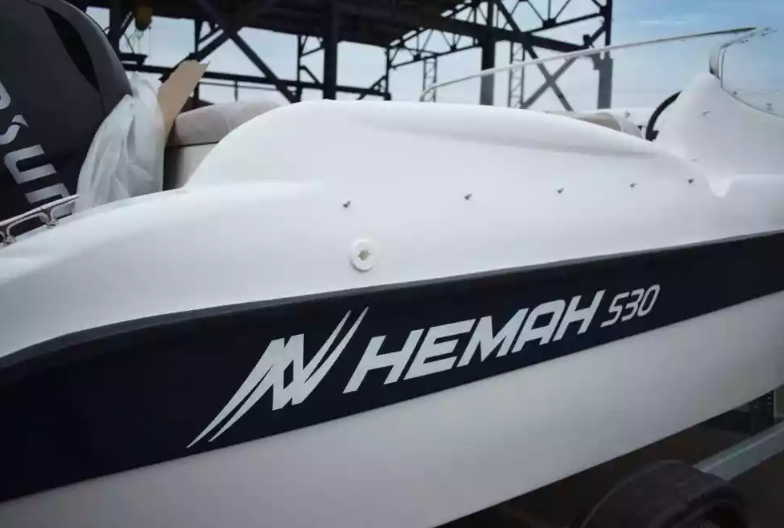 Стеклопластиковый катер Neman-530 с каютой в Екатеринбурге
