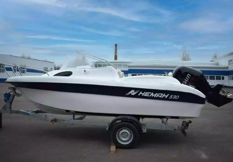 Стеклопластиковый катер Neman-530 с каютой в Екатеринбурге