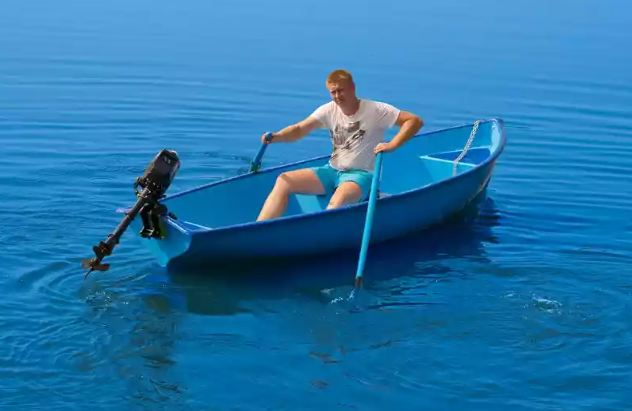 Стеклопластиковая лодка Омуль в Екатеринбурге