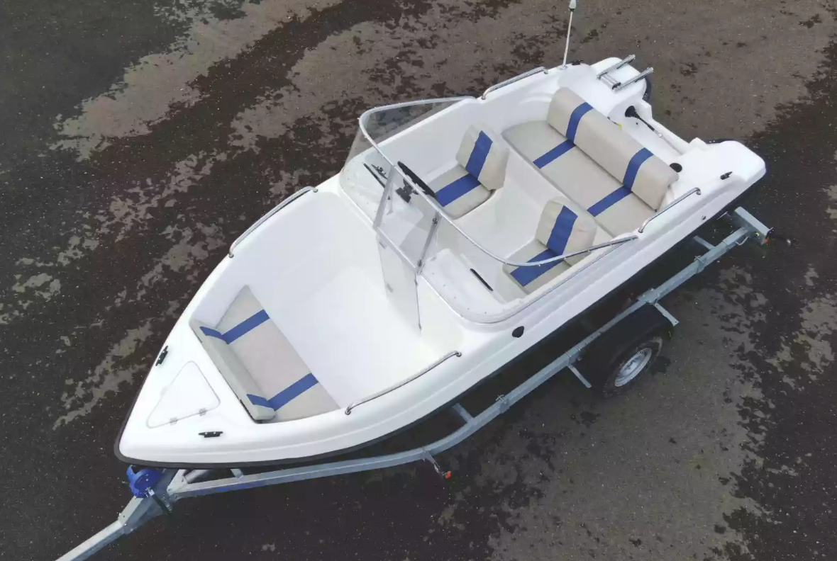 Стеклопластиковый катер Wyatboat-3 DC Open в Екатеринбурге