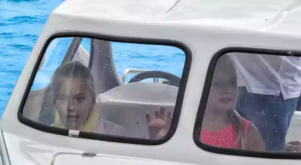 Стеклопластиковый катер Wyatboat-3 П (полурубка) в Екатеринбурге