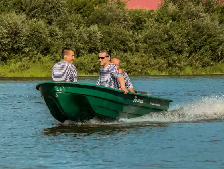 Стеклопластиковая лодка Neman-340 (тримаран) в Екатеринбурге