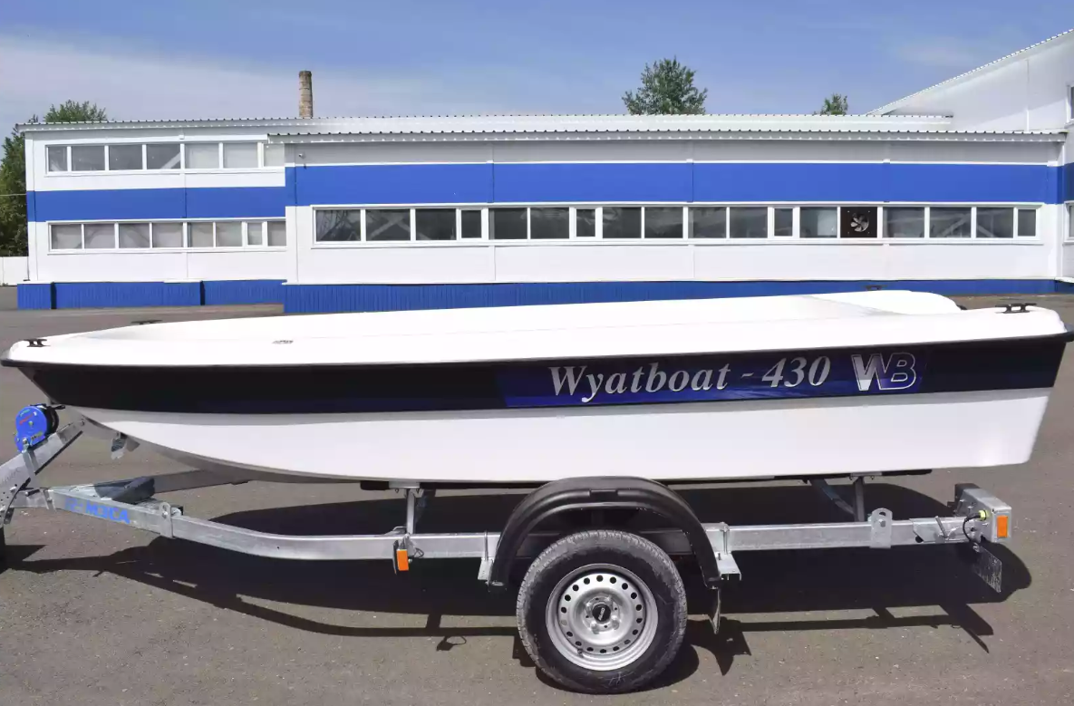 Стеклопластиковая лодка Wyatboat 430 тримаран в Екатеринбурге