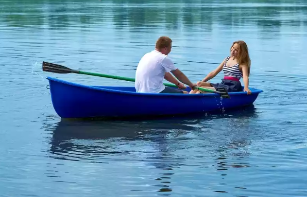 Стеклопластиковая лодка Дельфин в Екатеринбурге