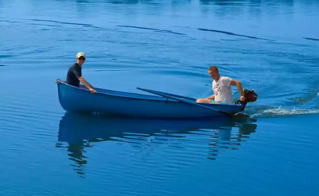 Стеклопластиковая лодка Омуль в Екатеринбурге