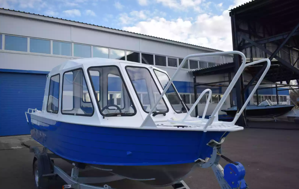 Алюминиевый катер Неман-500 (закрытая рубка) в Екатеринбурге