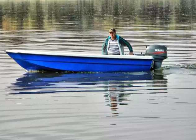 Стеклопластиковая лодка Wyatboat 430 тримаран в Екатеринбурге