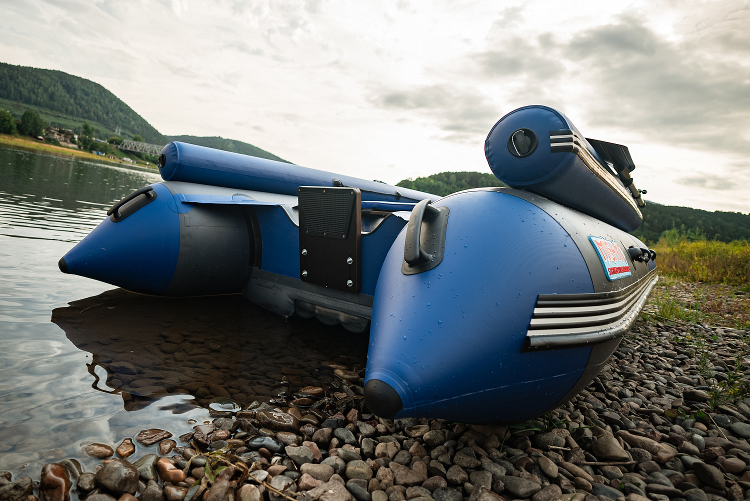 Лодка MISHIMO RIVER FJET PRO 410  под водомет в Екатеринбурге