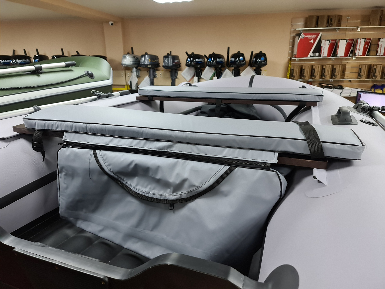 КОМПЛЕКТ МЯГКИХ НАКЛАДОК С СУМКОЙ ДЛЯ ЛОДОК 90Х20 СЕРЫЙ в Екатеринбурге