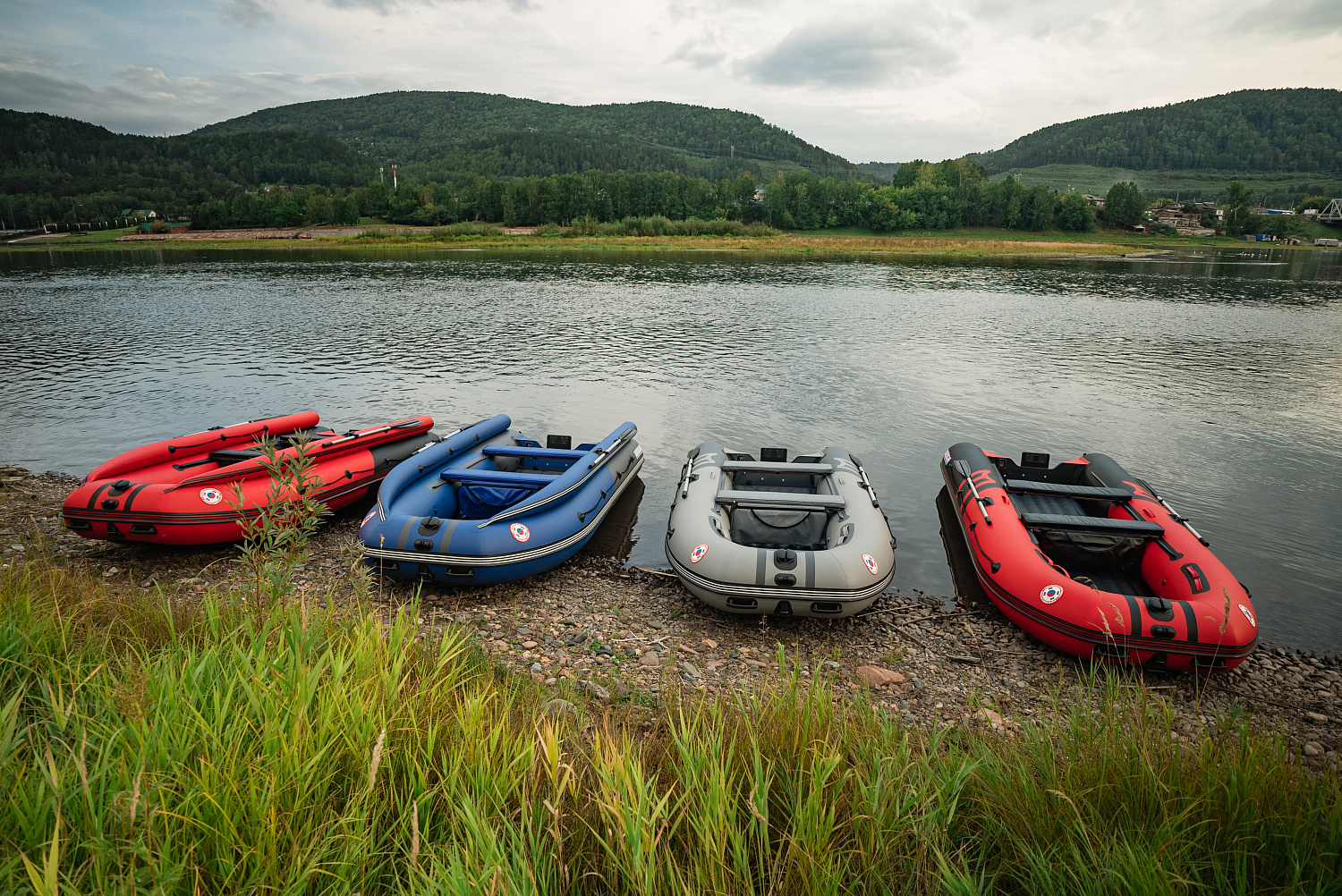 Лодка MISHIMO RIVER FJET PRO 410  под водомет в Екатеринбурге