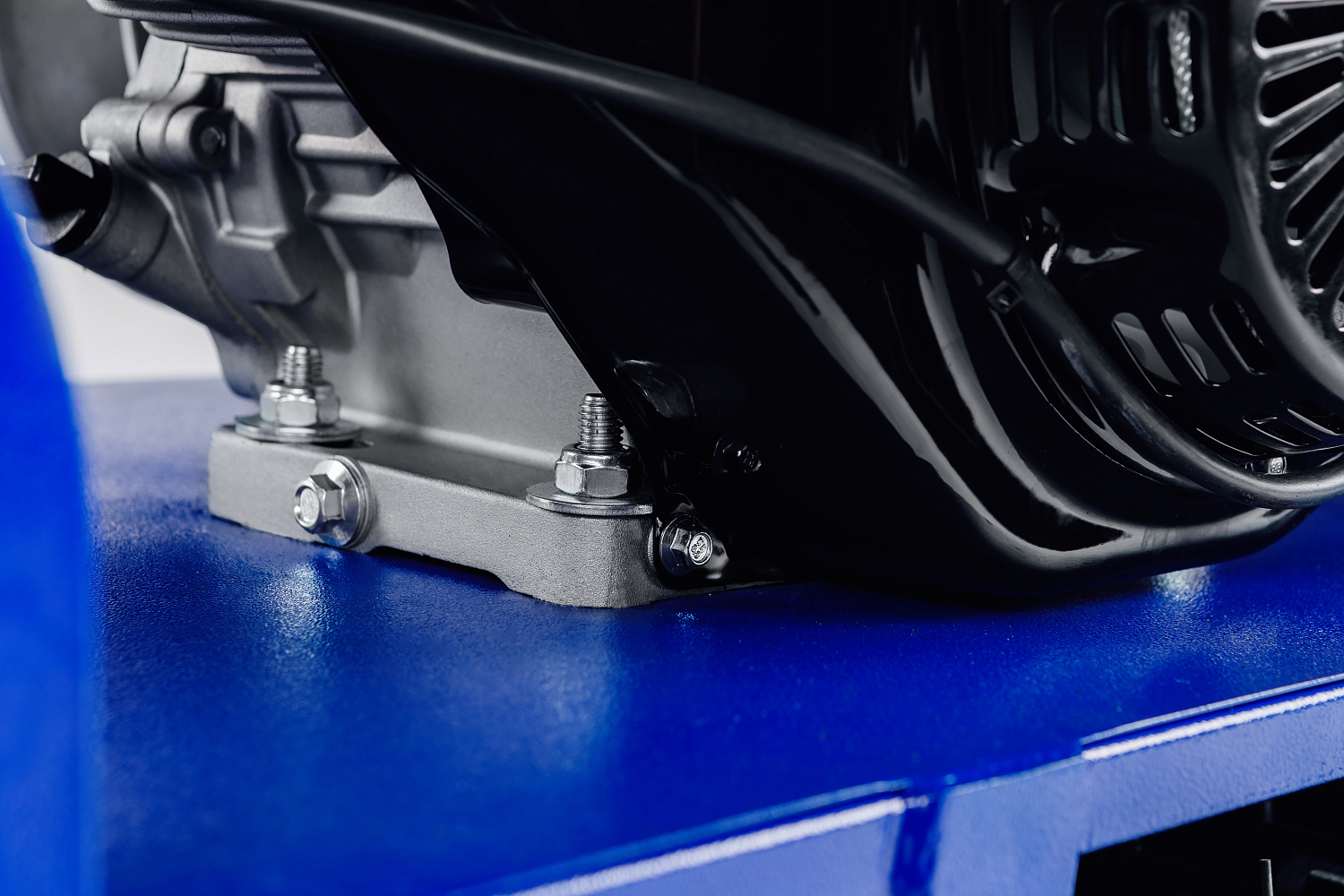 Мотобуксировщик SNOW DOG 17 с эл. запуском (DINKING) в Екатеринбурге