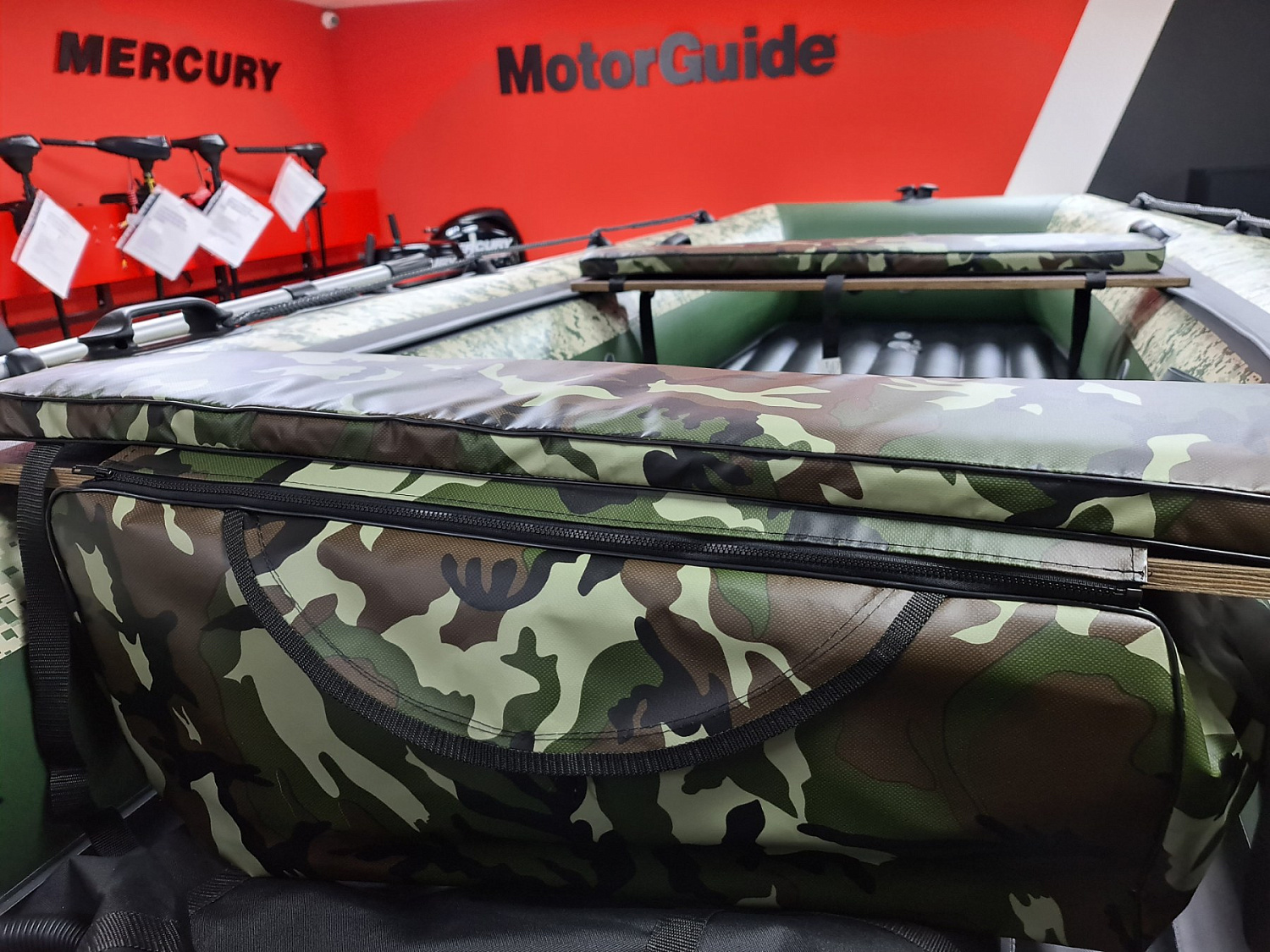 КОМПЛЕКТ МЯГКИХ НАКЛАДОК С СУМКОЙ ДЛЯ ЛОДОК 105Х20 КАМУФЛЯЖ в Екатеринбурге