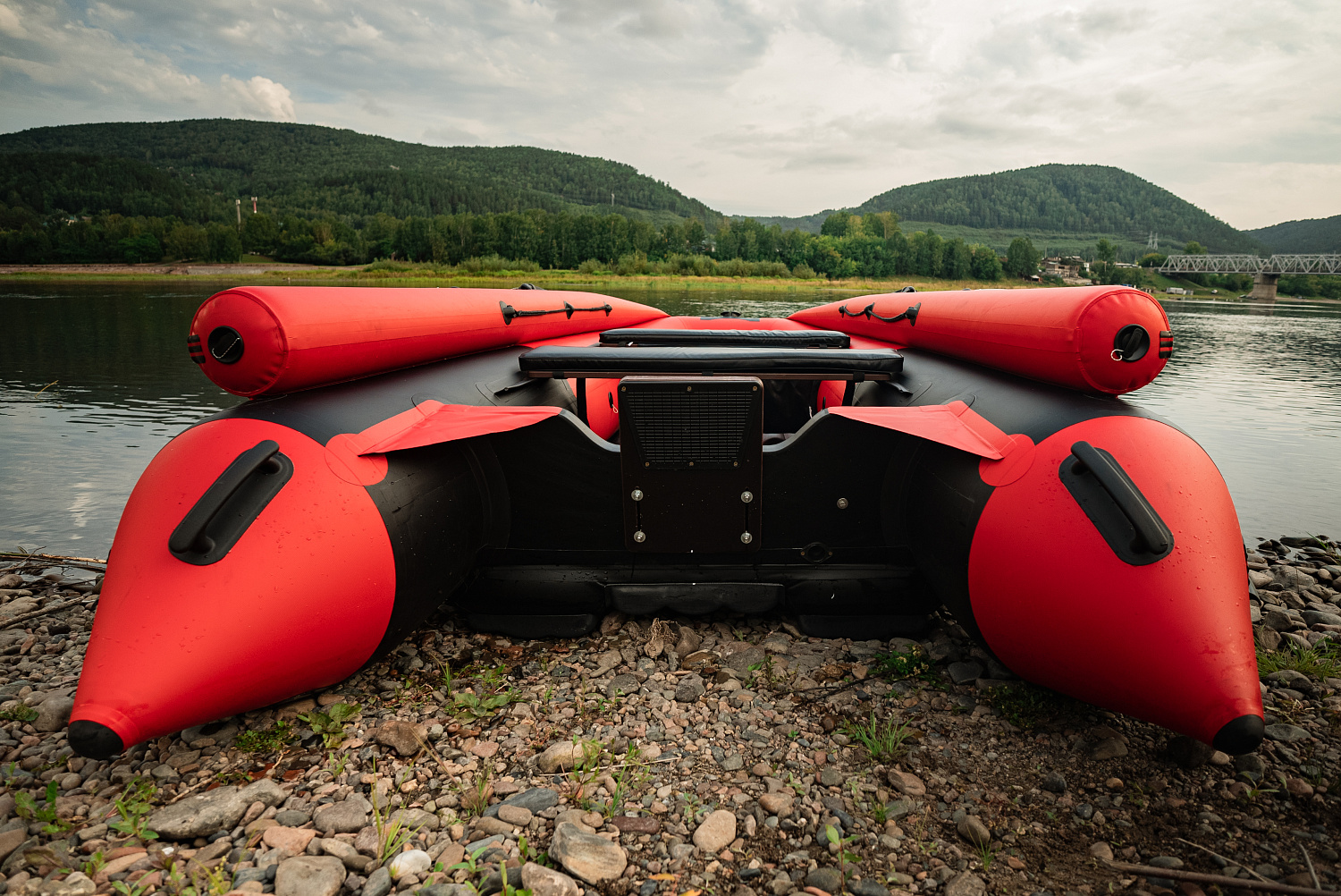 Лодка MISHIMO RIVER FJET PRO 410  под водомет в Екатеринбурге